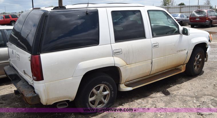 image for item J6663 2000 Cadillac Escalade SUV