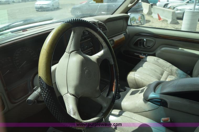 image for item J6663 2000 Cadillac Escalade SUV