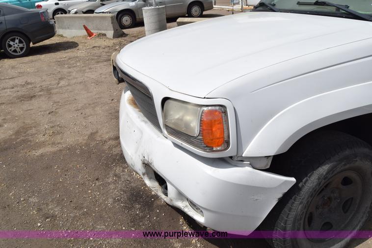 image for item J6663 2000 Cadillac Escalade SUV