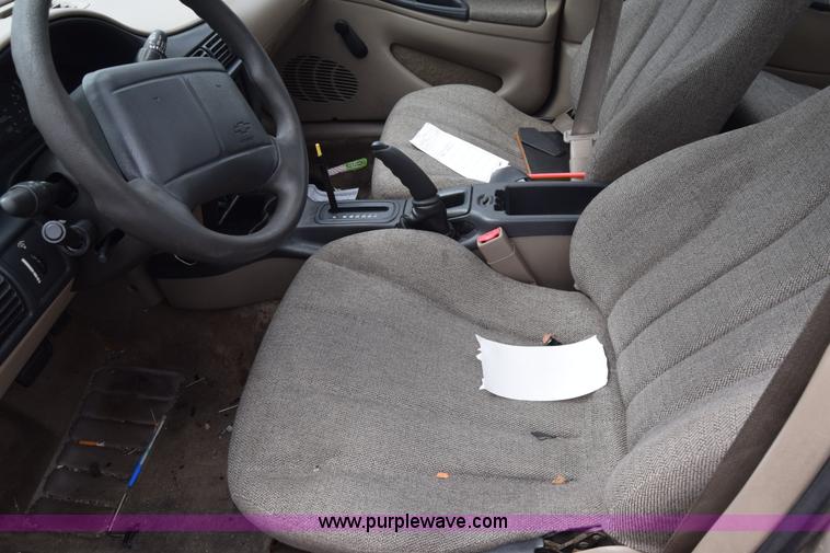 image for item J6664 2002 Chevrolet Cavalier