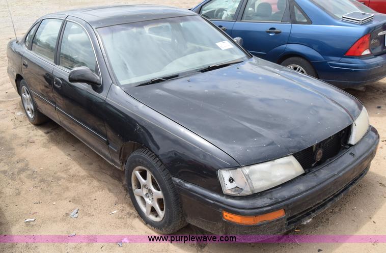 image for item J6667 1996 Toyota Avalon XL