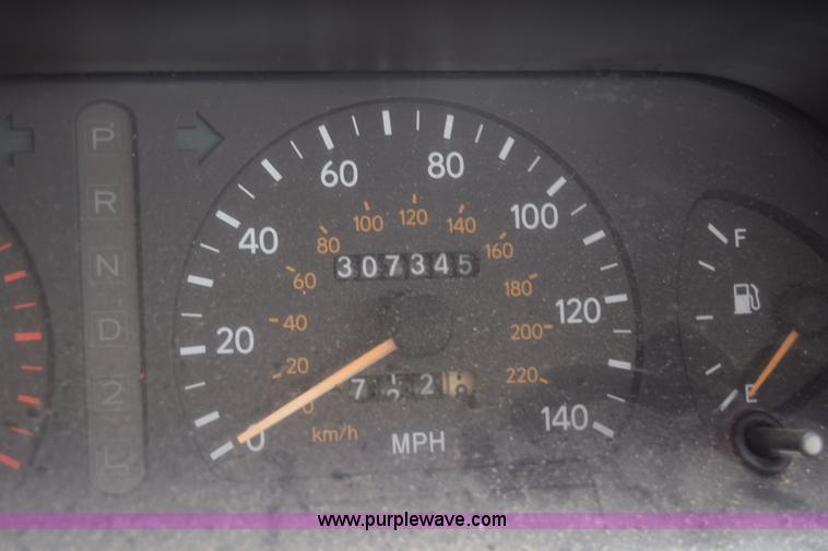 image for item J6667 1996 Toyota Avalon XL
