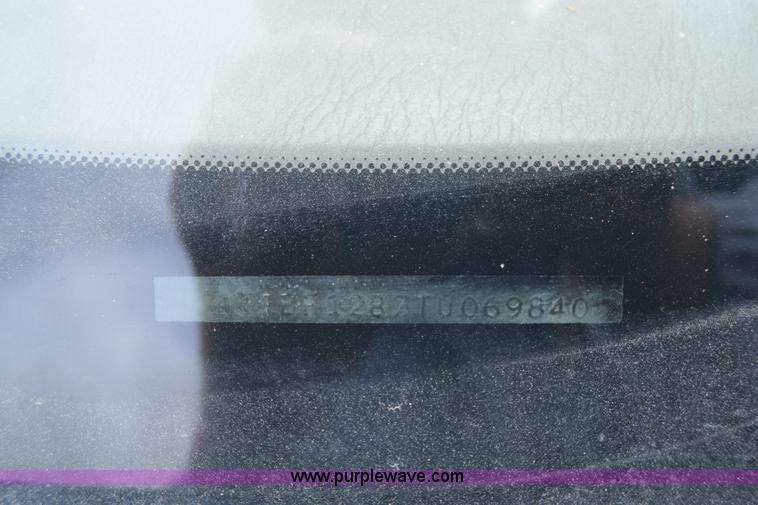 image for item J6667 1996 Toyota Avalon XL