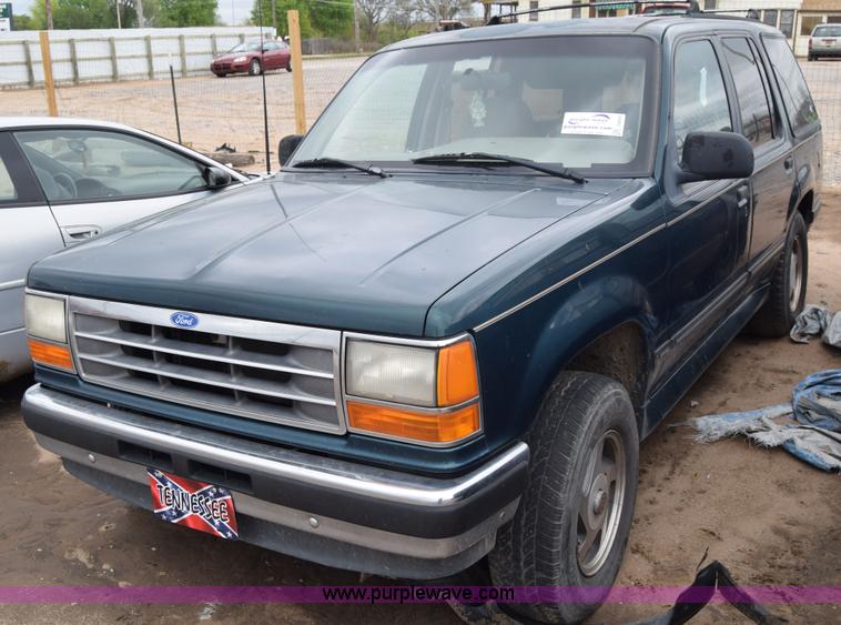 image for item J6669 1994 Ford Explorer XLT SUV