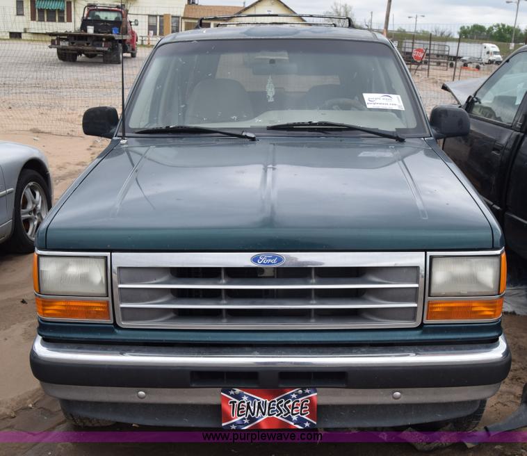 image for item J6669 1994 Ford Explorer XLT SUV