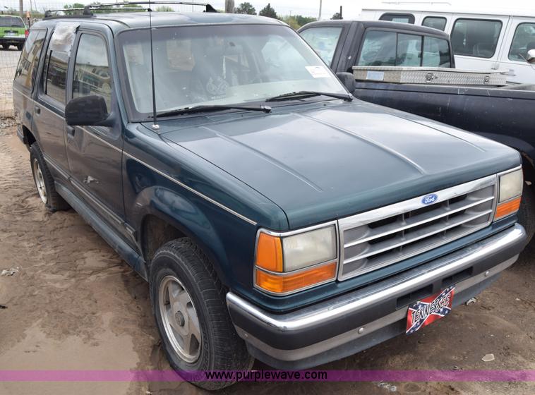 image for item J6669 1994 Ford Explorer XLT SUV