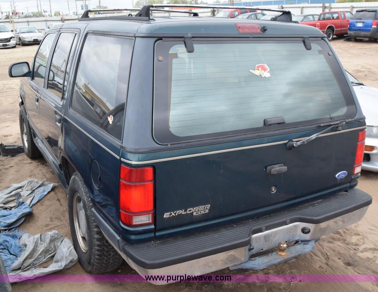 image for item J6669 1994 Ford Explorer XLT SUV