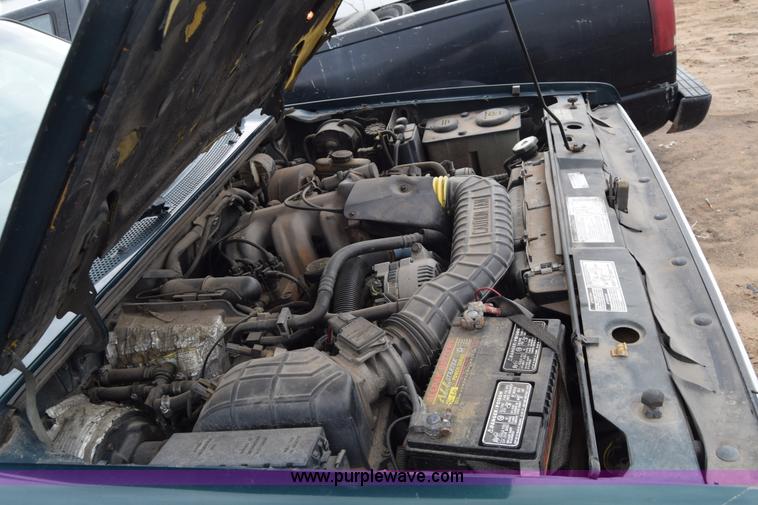 image for item J6669 1994 Ford Explorer XLT SUV