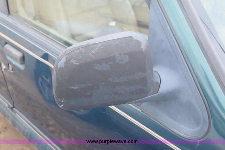 image for item J6669 1994 Ford Explorer XLT SUV