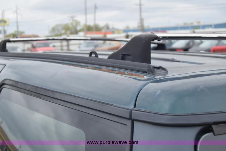 image for item J6669 1994 Ford Explorer XLT SUV