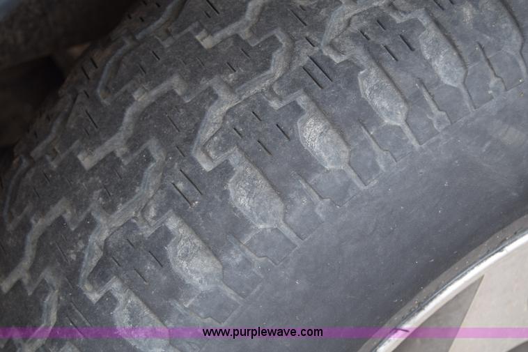 image for item J6669 1994 Ford Explorer XLT SUV
