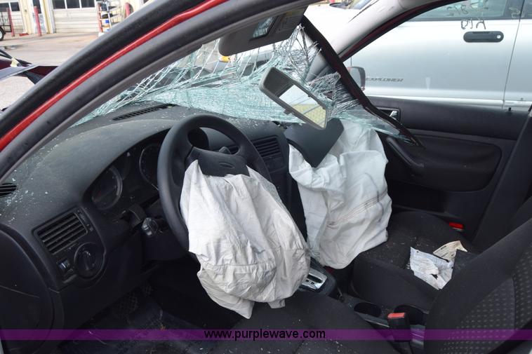 image for item J6673 2005 Volkswagen Jetta GL
