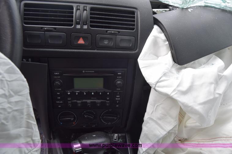 image for item J6673 2005 Volkswagen Jetta GL