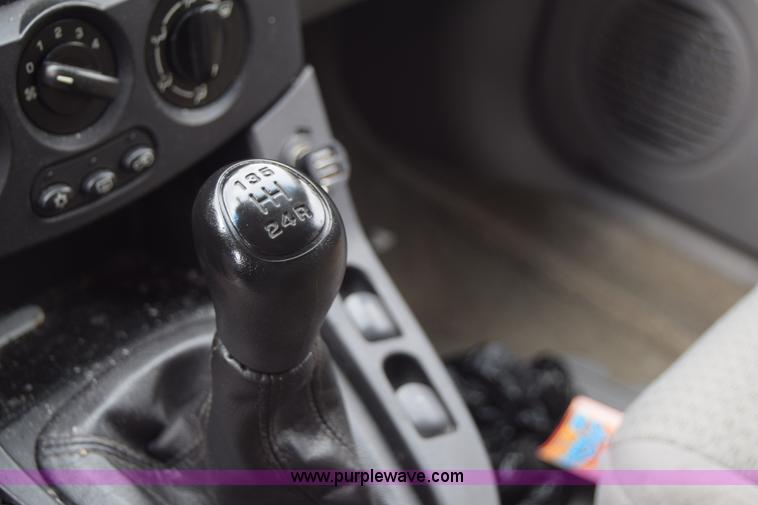 image for item J6674 2005 Saturn Vue SUV