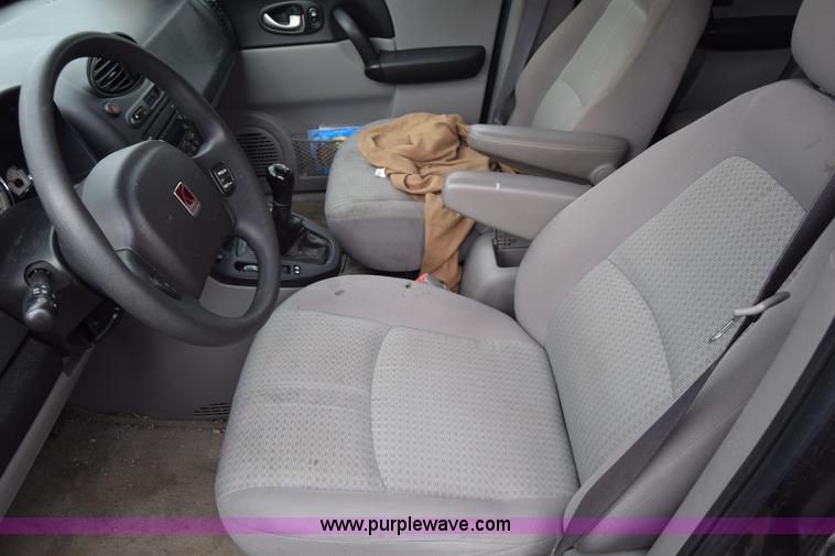 image for item J6674 2005 Saturn Vue SUV