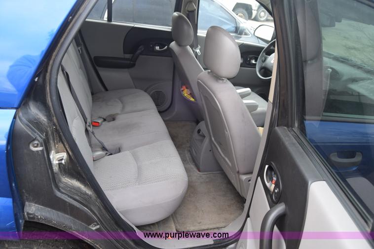 image for item J6674 2005 Saturn Vue SUV