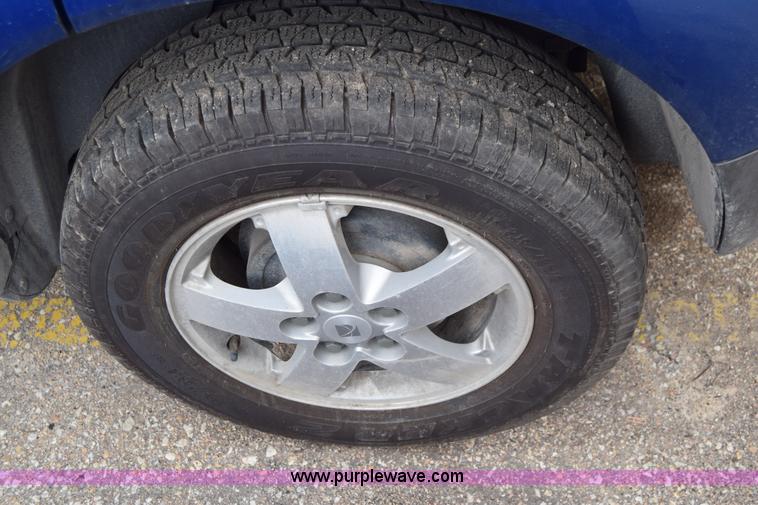 image for item J6674 2005 Saturn Vue SUV