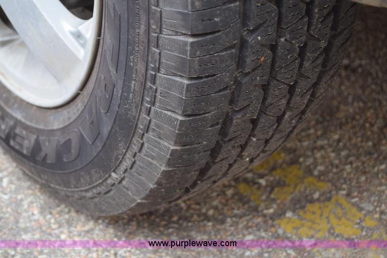 image for item J6674 2005 Saturn Vue SUV