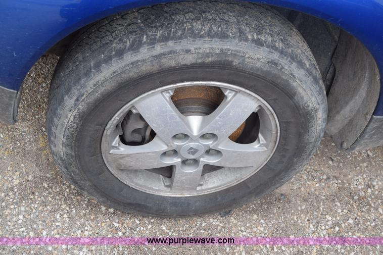 image for item J6674 2005 Saturn Vue SUV