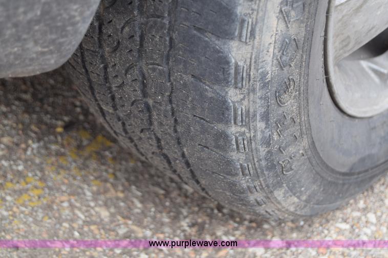 image for item J6674 2005 Saturn Vue SUV