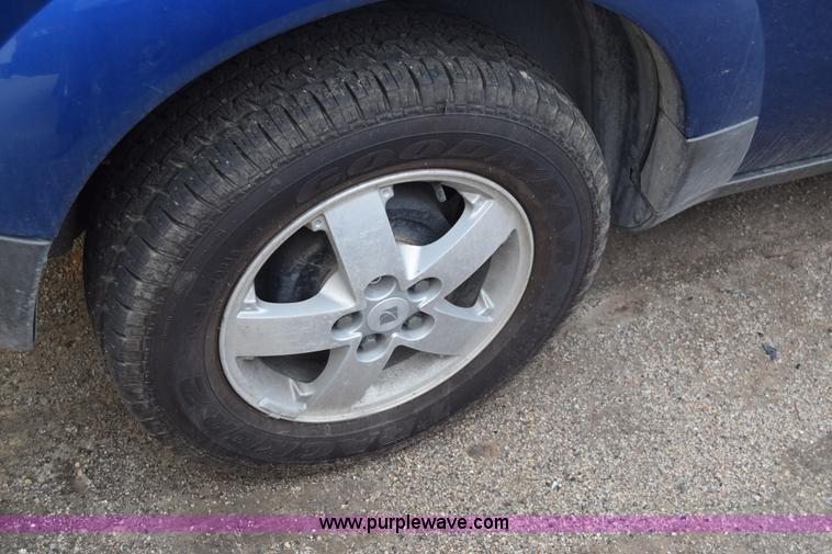 image for item J6674 2005 Saturn Vue SUV