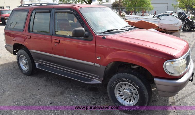 image for item J6676 1997 Mercury Mountaineer SUV