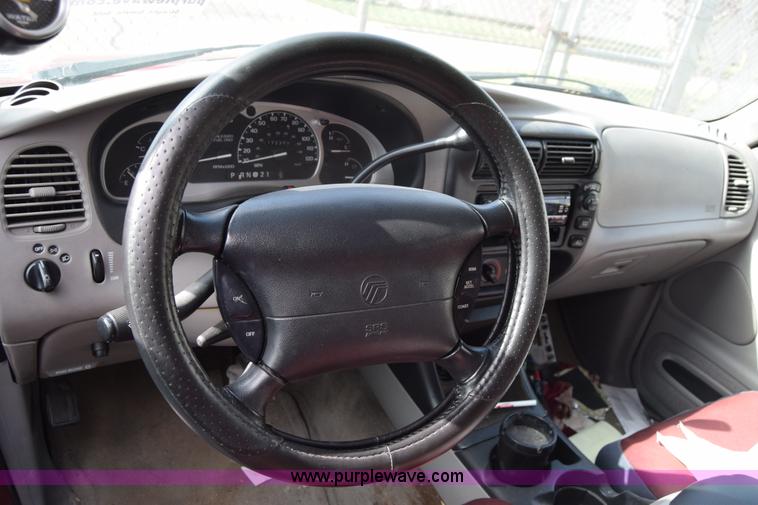 image for item J6676 1997 Mercury Mountaineer SUV