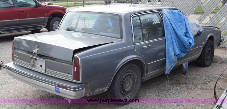 image for item J6677 1987 Oldsmobile Ninety Eight Regency