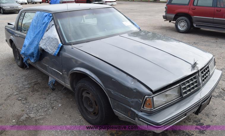 image for item J6677 1987 Oldsmobile Ninety Eight Regency