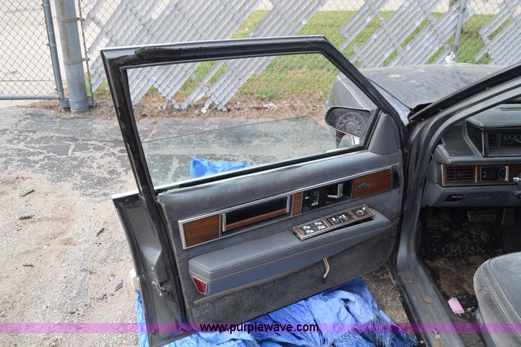 image for item J6677 1987 Oldsmobile Ninety Eight Regency