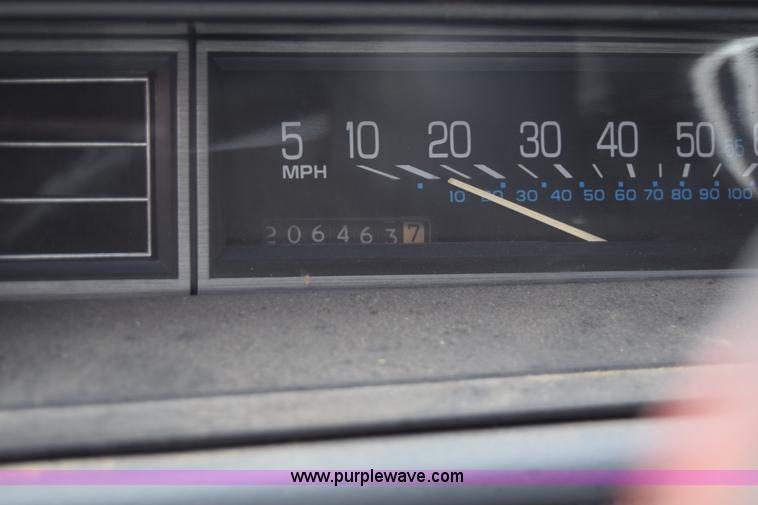 image for item J6677 1987 Oldsmobile Ninety Eight Regency