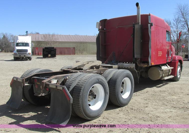 image for item A8781 1997 Freightliner FLD semi truck