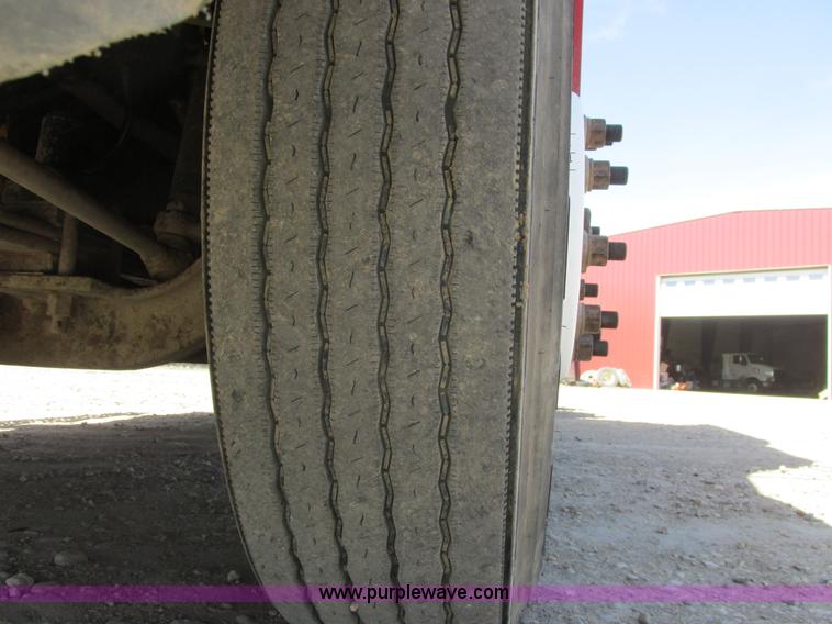 image for item A8781 1997 Freightliner FLD semi truck