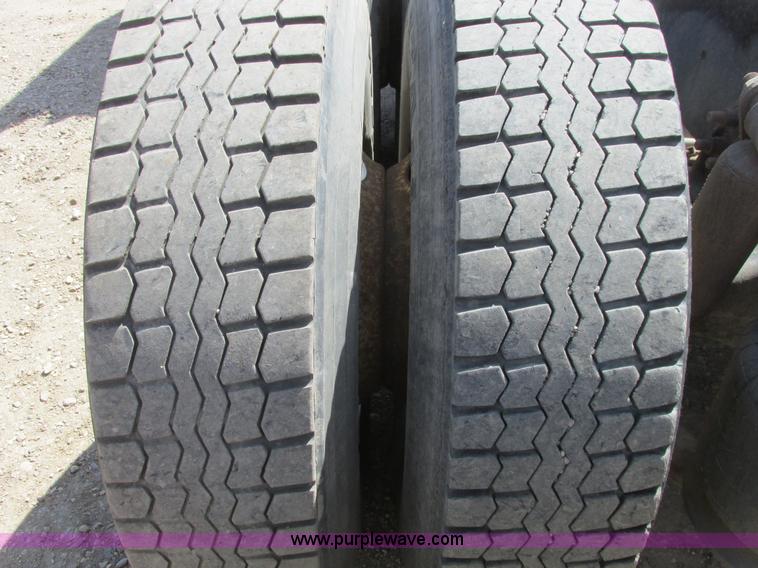 image for item A8781 1997 Freightliner FLD semi truck