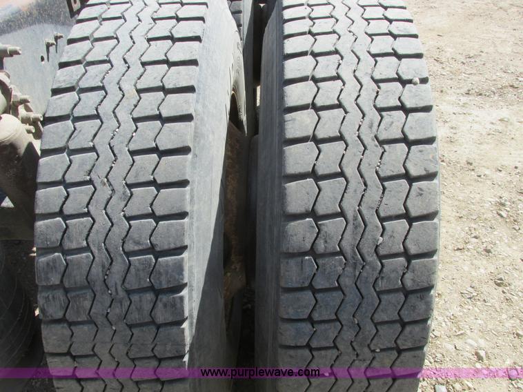 image for item A8781 1997 Freightliner FLD semi truck