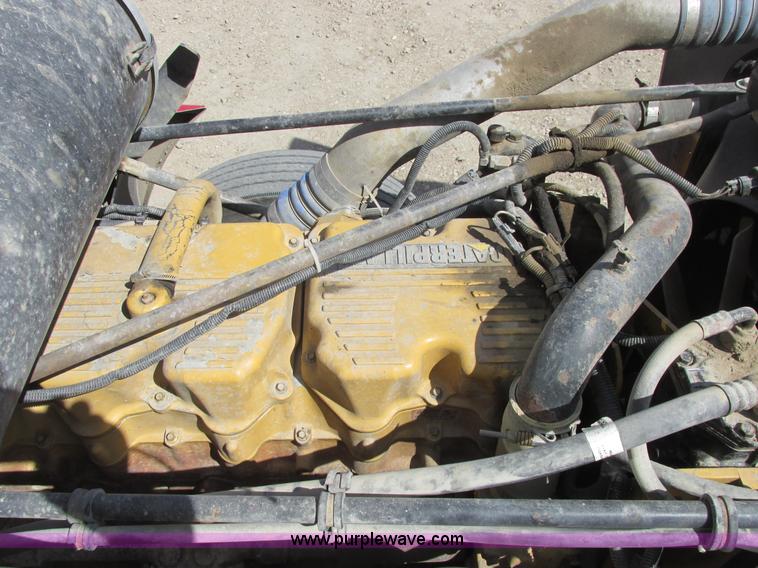 image for item A8781 1997 Freightliner FLD semi truck