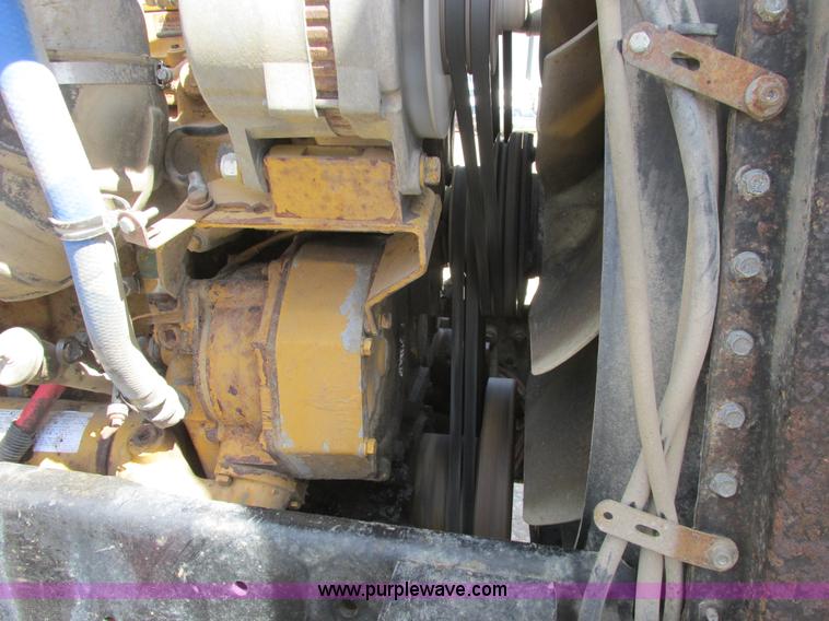 image for item A8781 1997 Freightliner FLD semi truck