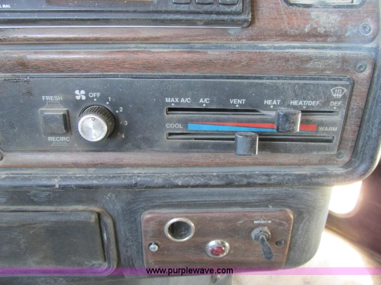 image for item A8781 1997 Freightliner FLD semi truck