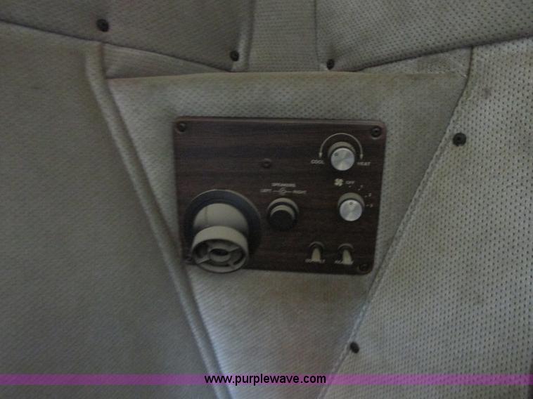 image for item A8781 1997 Freightliner FLD semi truck