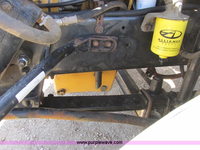 image for item A8782 2007 Sterling L9500 semi truck