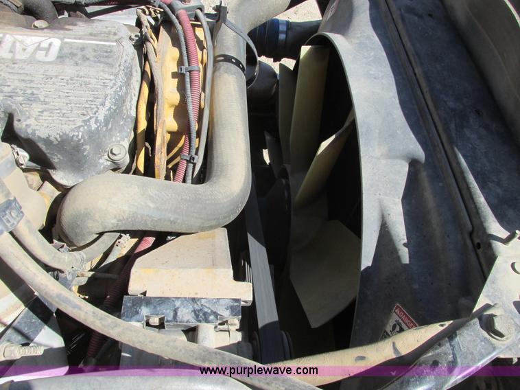 image for item A8782 2007 Sterling L9500 semi truck