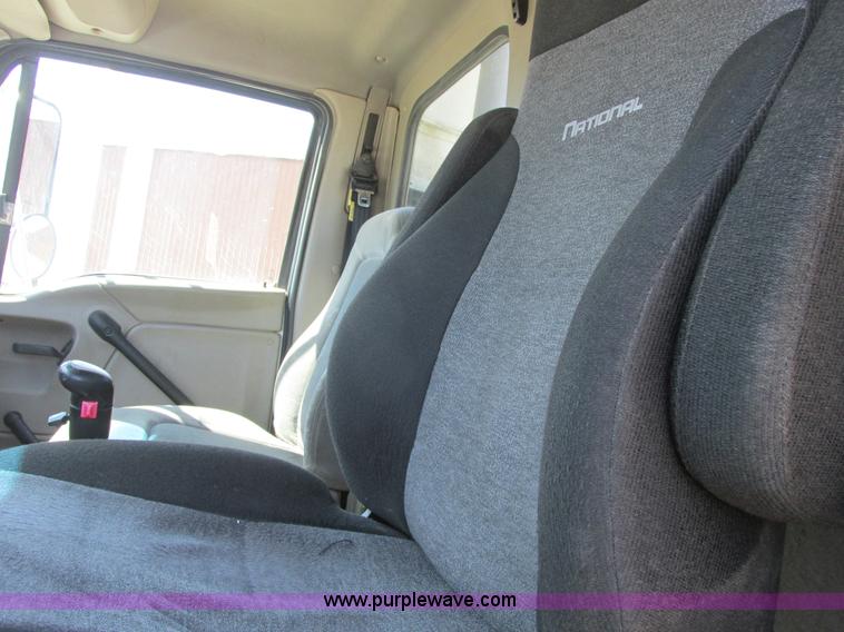 image for item A8782 2007 Sterling L9500 semi truck