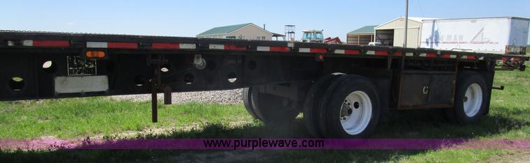 image for item D2427 1993 Transcraft TL120 flatbed trailer