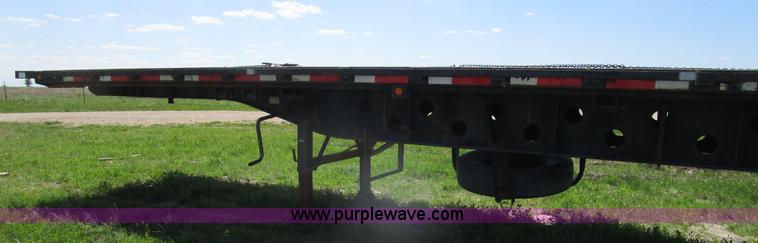 image for item D2427 1993 Transcraft TL120 flatbed trailer