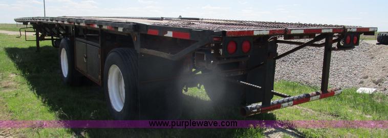 image for item D2427 1993 Transcraft TL120 flatbed trailer