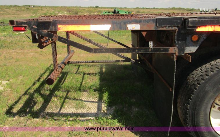 image for item D2427 1993 Transcraft TL120 flatbed trailer