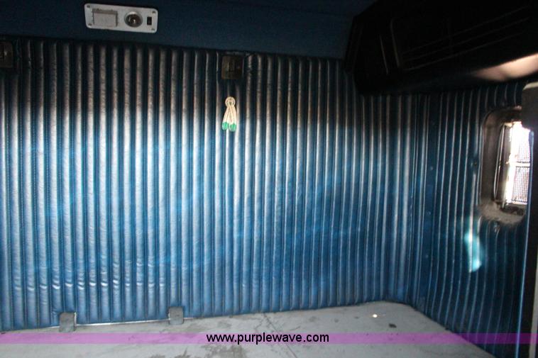 image for item F7669 1992 Kenworth T800 semi truck