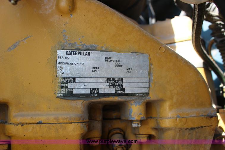 image for item F7669 1992 Kenworth T800 semi truck