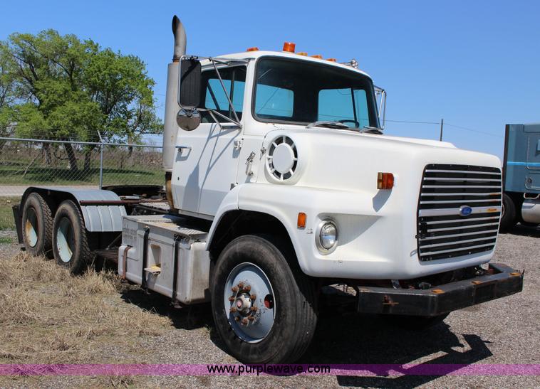 image for item F7716 1987 Ford semi truck