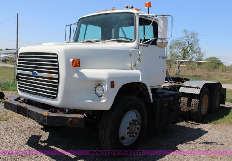 image for item F7716 1987 Ford semi truck